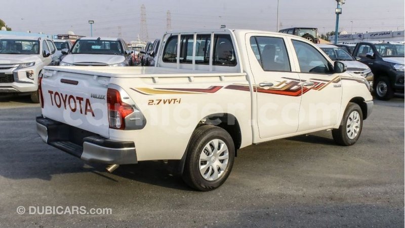 Big with watermark toyota hilux agadez import dubai 5805