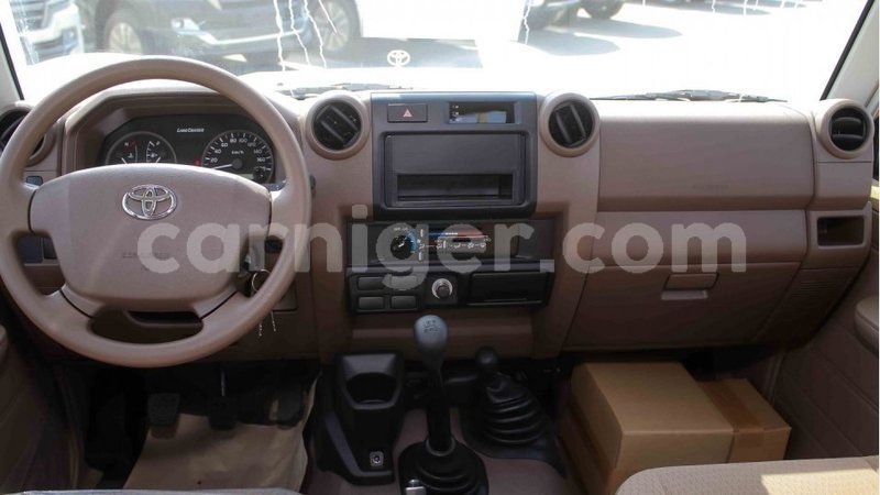 Big with watermark toyota land cruiser agadez import dubai 5807