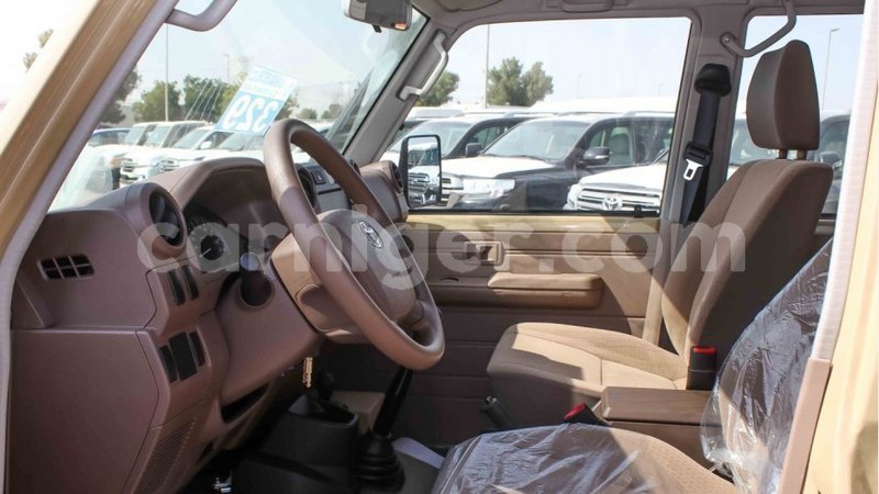 Big with watermark toyota land cruiser agadez import dubai 5807