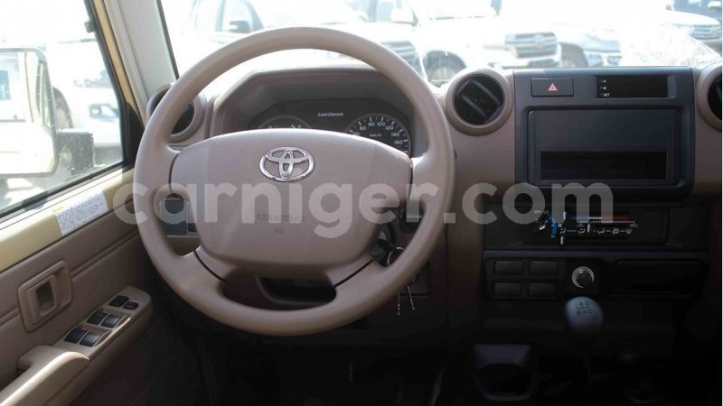 Big with watermark toyota land cruiser agadez import dubai 5807