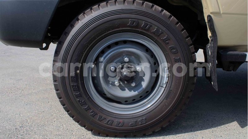 Big with watermark toyota land cruiser agadez import dubai 5807