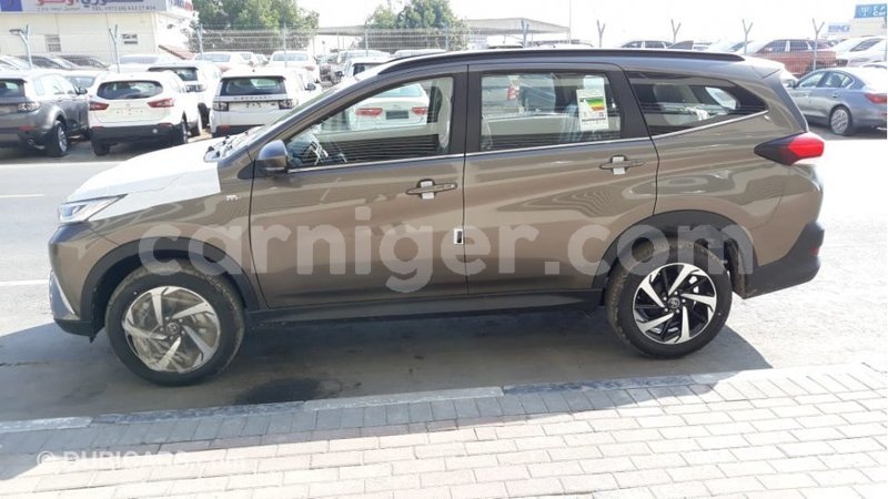 Big with watermark toyota rush agadez import dubai 5809