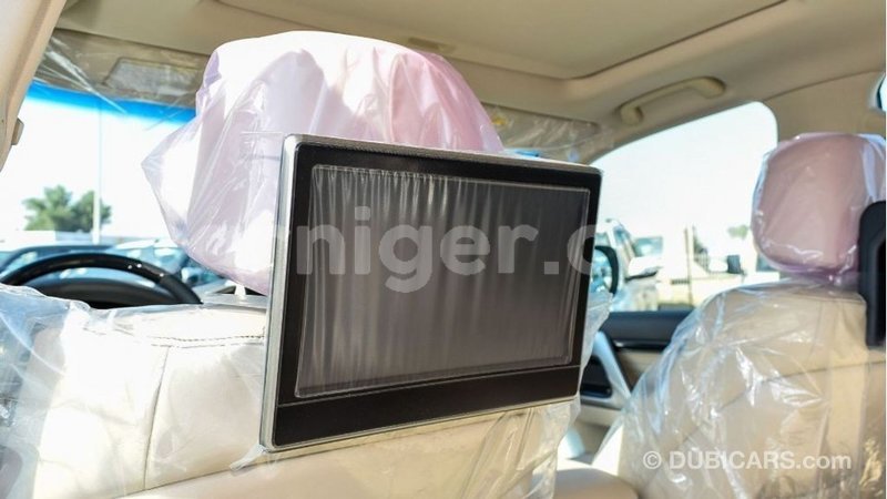 Big with watermark toyota land cruiser agadez import dubai 5811