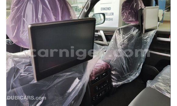 Buy Import Toyota Land Cruiser Black Truck in Import - Dubai in Agadez Buy Import Toyota Land Cruiser Black Truck in Import - Dubai in Agadez