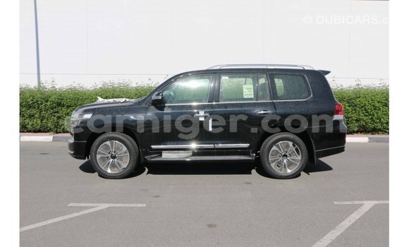 Buy Import Toyota Land Cruiser Black Truck in Import - Dubai in Agadez Buy Import Toyota Land Cruiser Black Truck in Import - Dubai in Agadez