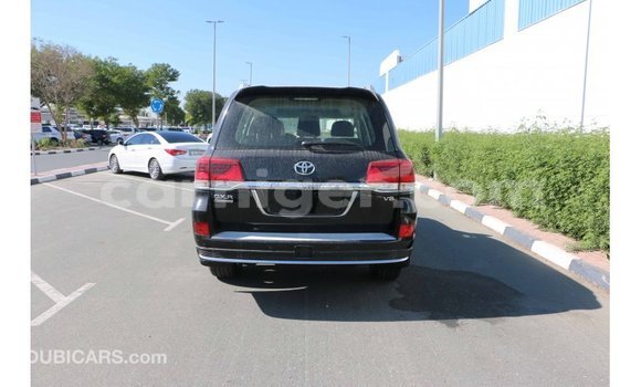 Buy Import Toyota Land Cruiser Black Truck in Import - Dubai in Agadez Buy Import Toyota Land Cruiser Black Truck in Import - Dubai in Agadez