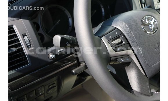 Buy Import Toyota Land Cruiser Black Truck in Import - Dubai in Agadez Buy Import Toyota Land Cruiser Black Truck in Import - Dubai in Agadez