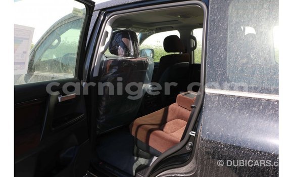 Buy Import Toyota Land Cruiser Black Truck in Import - Dubai in Agadez Buy Import Toyota Land Cruiser Black Truck in Import - Dubai in Agadez