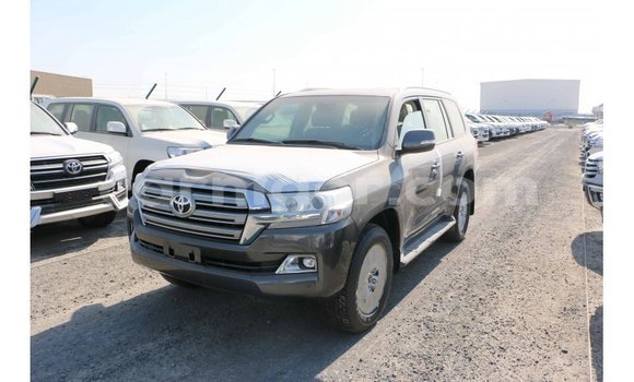 Buy Import Toyota Land Cruiser Black Truck in Import - Dubai in Agadez Buy Import Toyota Land Cruiser Black Truck in Import - Dubai in Agadez