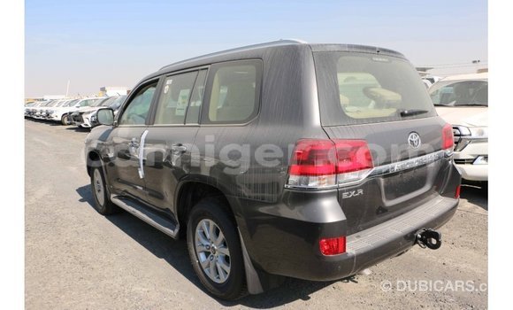 Buy Import Toyota Land Cruiser Black Truck in Import - Dubai in Agadez Buy Import Toyota Land Cruiser Black Truck in Import - Dubai in Agadez
