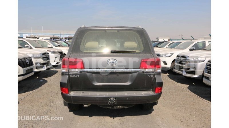 Big with watermark toyota land cruiser agadez import dubai 5819