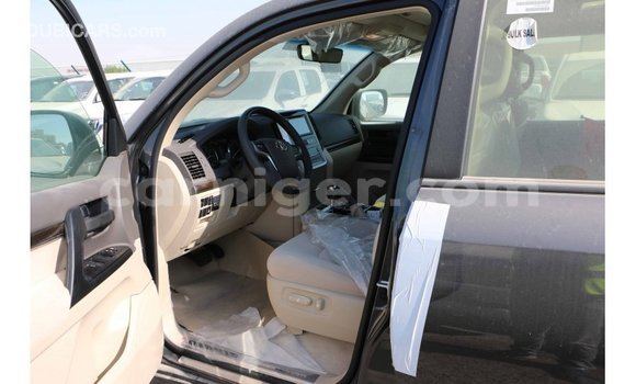 Buy Import Toyota Land Cruiser Black Truck in Import - Dubai in Agadez Buy Import Toyota Land Cruiser Black Truck in Import - Dubai in Agadez