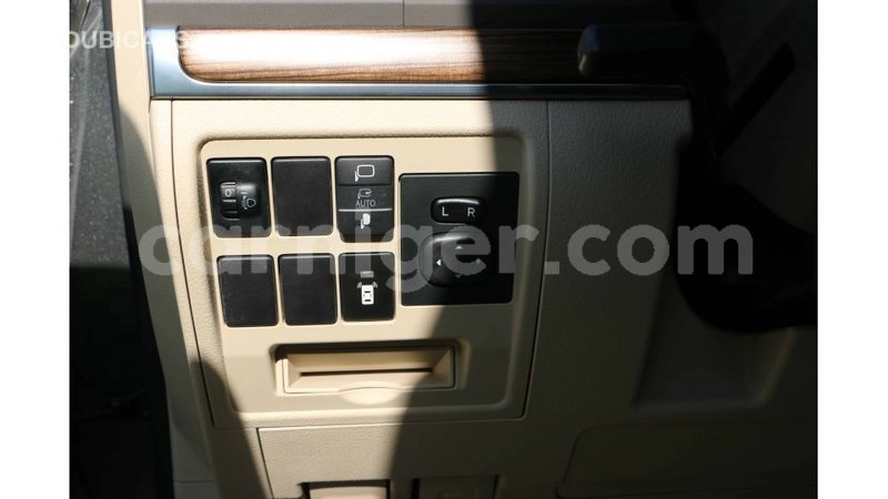 Big with watermark toyota land cruiser agadez import dubai 5819