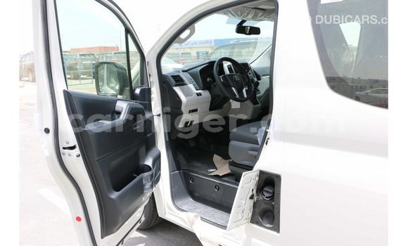 Buy Import Toyota Hiace White Car in Import - Dubai in Agadez Buy Import Toyota Hiace White Car in Import - Dubai in Agadez
