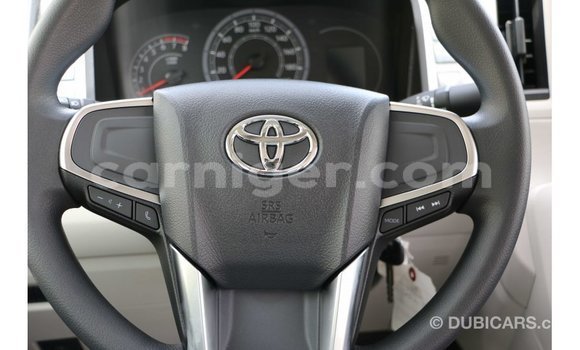 Buy Import Toyota Hiace White Car in Import - Dubai in Agadez Buy Import Toyota Hiace White Car in Import - Dubai in Agadez