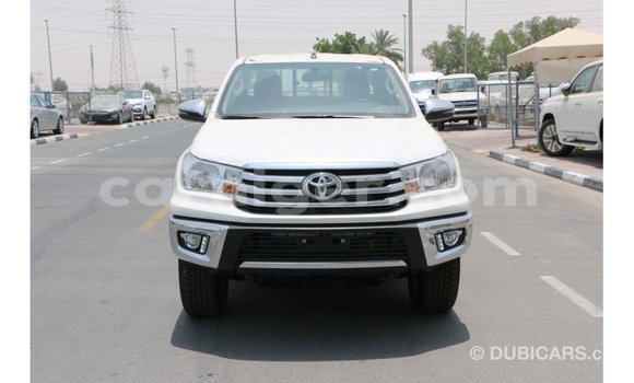 Buy Import Toyota Hilux White Car in Import - Dubai in Agadez Buy Import Toyota Hilux White Car in Import - Dubai in Agadez