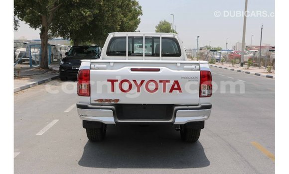 Buy Import Toyota Hilux White Car in Import - Dubai in Agadez Buy Import Toyota Hilux White Car in Import - Dubai in Agadez