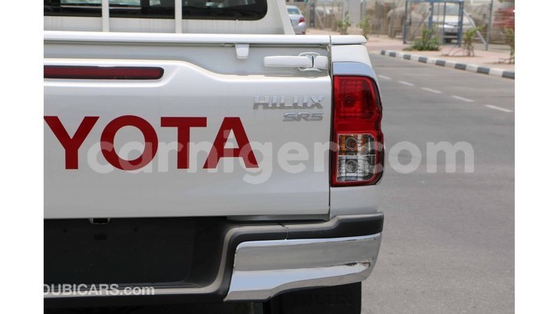 Big with watermark toyota hilux agadez import dubai 5828