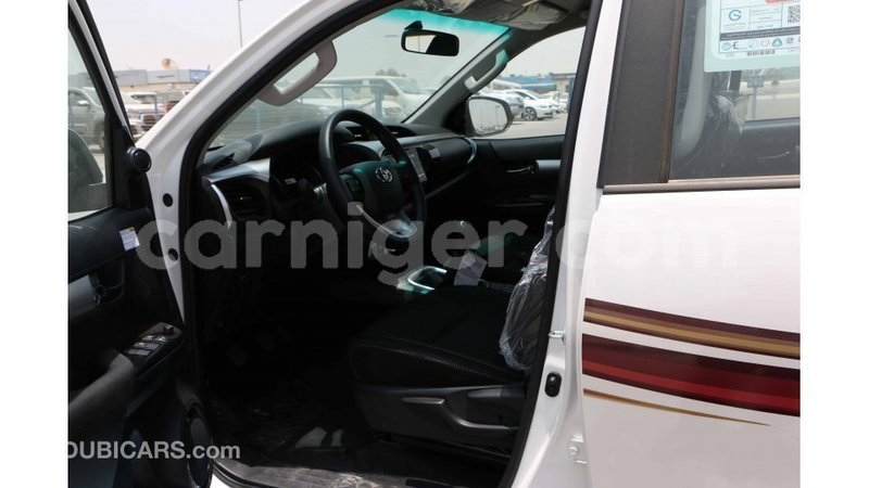 Big with watermark toyota hilux agadez import dubai 5828