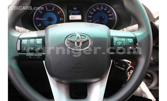 Buy Import Toyota Hilux White Car in Import - Dubai in Agadez Buy Import Toyota Hilux White Car in Import - Dubai in Agadez