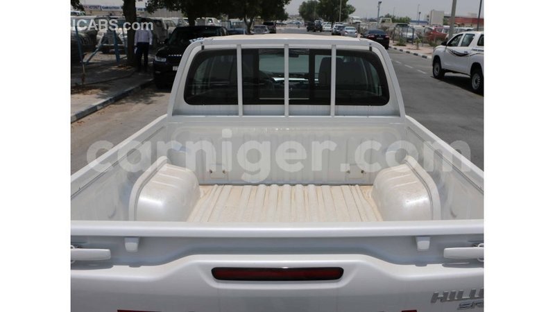 Big with watermark toyota hilux agadez import dubai 5828