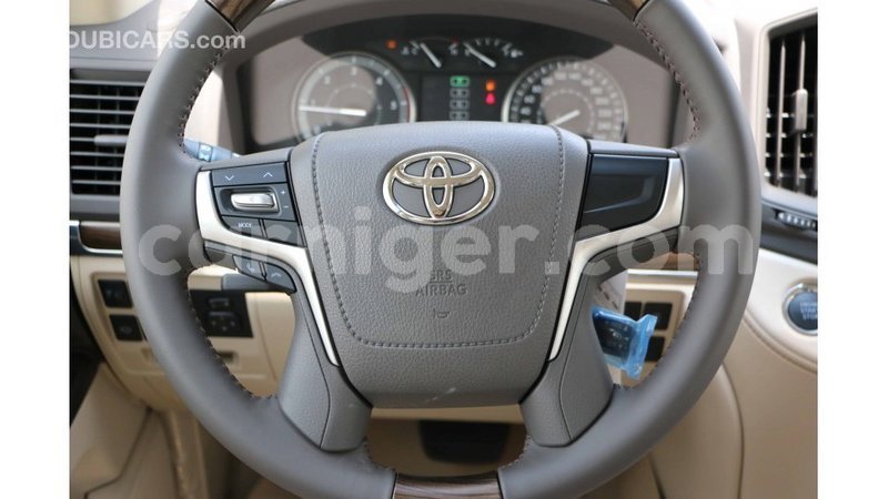 Big with watermark toyota land cruiser agadez import dubai 5829