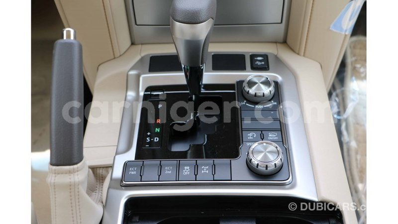 Big with watermark toyota land cruiser agadez import dubai 5829