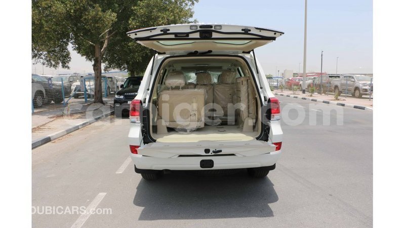 Big with watermark toyota land cruiser agadez import dubai 5829