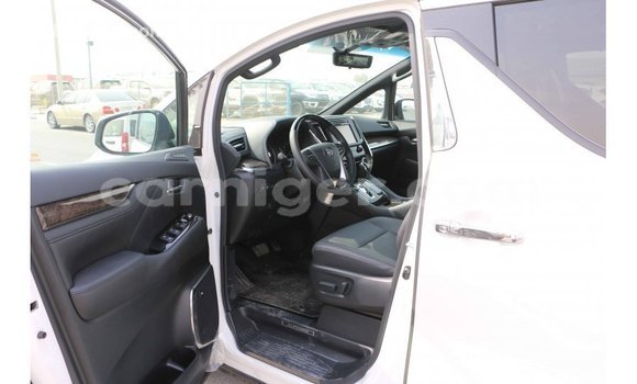 Buy Import Toyota Alphard White Car in Import - Dubai in Agadez Buy Import Toyota Alphard White Car in Import - Dubai in Agadez