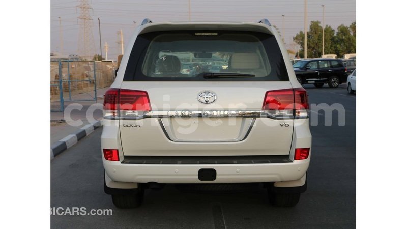 Big with watermark toyota land cruiser agadez import dubai 5831