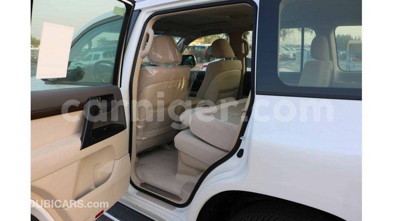 Big with watermark toyota land cruiser agadez import dubai 5831