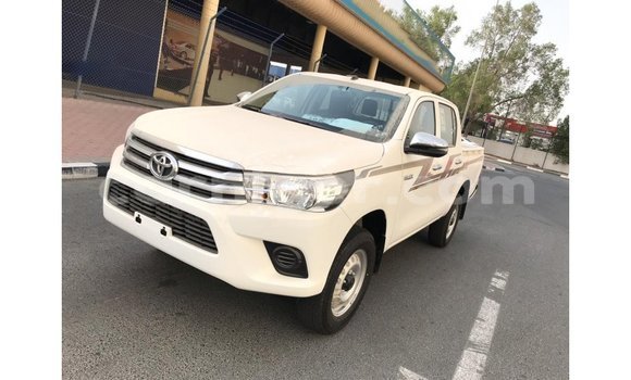 Buy Import Toyota Hilux White Car in Import - Dubai in Agadez Buy Import Toyota Hilux White Car in Import - Dubai in Agadez