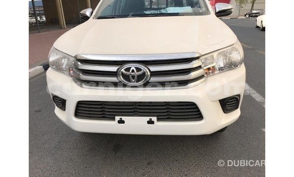 Buy Import Toyota Hilux White Car in Import - Dubai in Agadez Buy Import Toyota Hilux White Car in Import - Dubai in Agadez