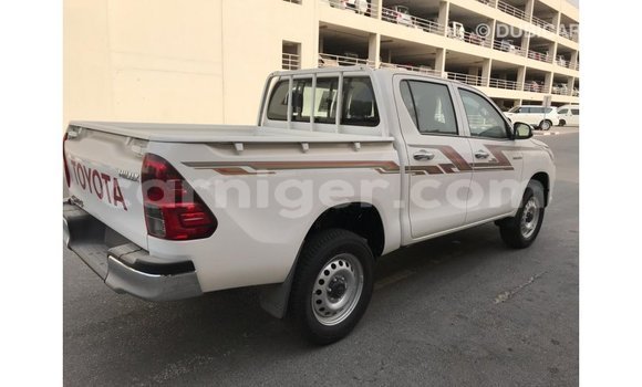 Buy Import Toyota Hilux White Car in Import - Dubai in Agadez Buy Import Toyota Hilux White Car in Import - Dubai in Agadez