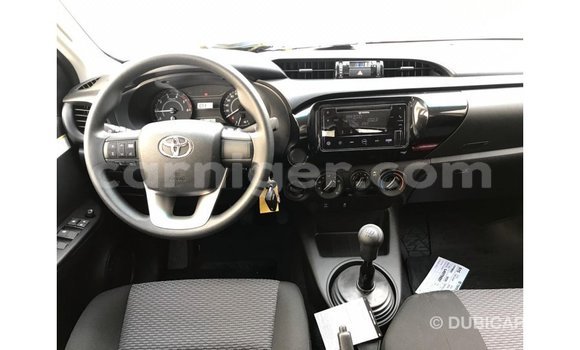 Buy Import Toyota Hilux White Car in Import - Dubai in Agadez Buy Import Toyota Hilux White Car in Import - Dubai in Agadez