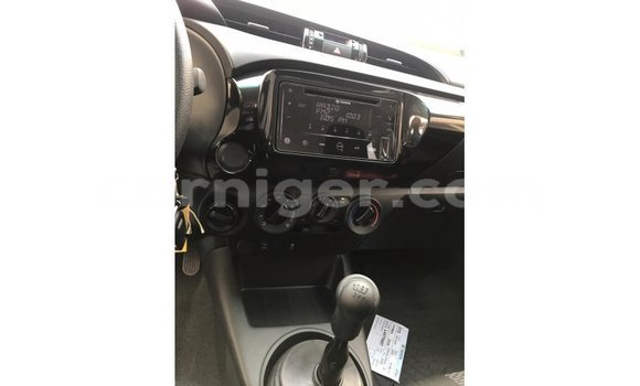 Buy Import Toyota Hilux White Car in Import - Dubai in Agadez Buy Import Toyota Hilux White Car in Import - Dubai in Agadez