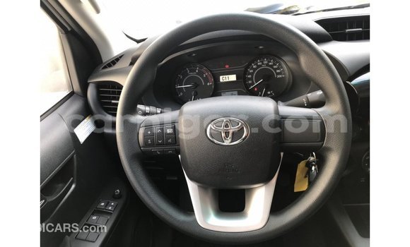 Buy Import Toyota Hilux White Car in Import - Dubai in Agadez Buy Import Toyota Hilux White Car in Import - Dubai in Agadez