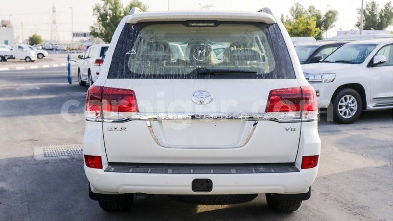 Big with watermark toyota land cruiser agadez import dubai 5835