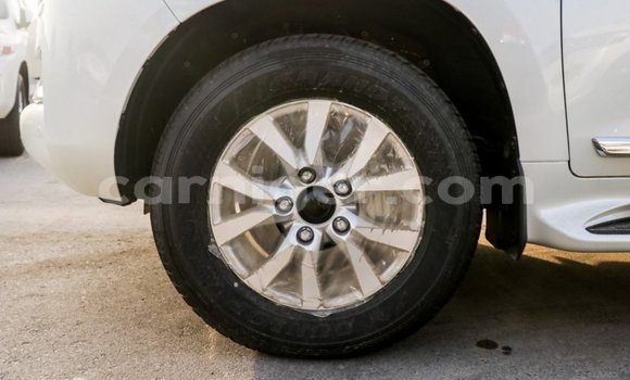 Buy Import Toyota Land Cruiser White Truck in Import - Dubai in Agadez Buy Import Toyota Land Cruiser White Truck in Import - Dubai in Agadez