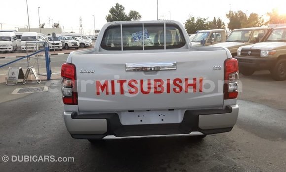 Buy Import Mitsubishi L200 White Car in Import - Dubai in Agadez Buy Import Mitsubishi L200 White Car in Import - Dubai in Agadez