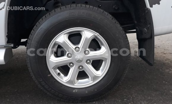 Buy Import Mitsubishi L200 White Car in Import - Dubai in Agadez Buy Import Mitsubishi L200 White Car in Import - Dubai in Agadez