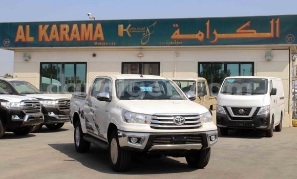 Sayi Imported Toyota Hilux White Mota in Import - Dubai a Agadez Sayi Imported Toyota Hilux White Mota in Import - Dubai a Agadez