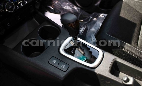 Sayi Imported Toyota Hilux White Mota in Import - Dubai a Agadez Sayi Imported Toyota Hilux White Mota in Import - Dubai a Agadez