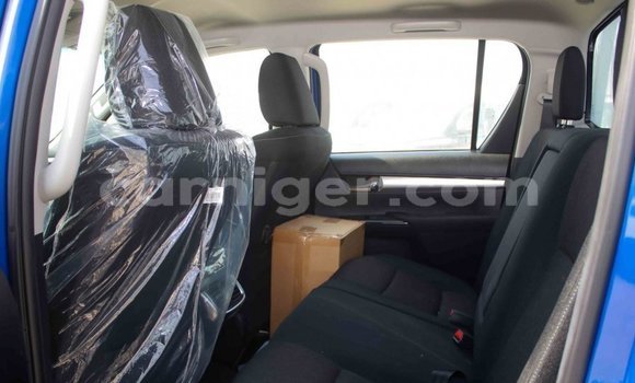 Sayi Imported Toyota Hilux Blue Mota in Import - Dubai a Agadez Sayi Imported Toyota Hilux Blue Mota in Import - Dubai a Agadez