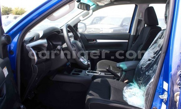 Sayi Imported Toyota Hilux Blue Mota in Import - Dubai a Agadez Sayi Imported Toyota Hilux Blue Mota in Import - Dubai a Agadez
