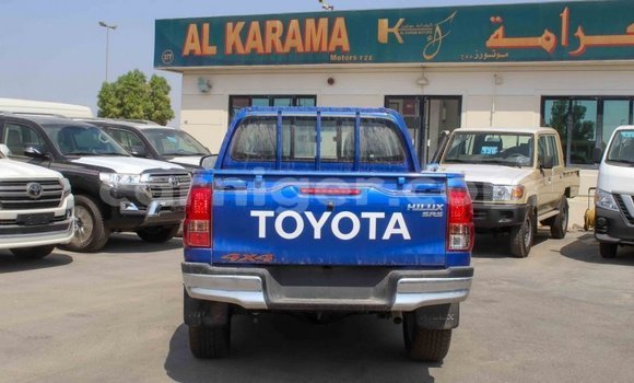 Sayi Imported Toyota Hilux Blue Mota in Import - Dubai a Agadez Sayi Imported Toyota Hilux Blue Mota in Import - Dubai a Agadez