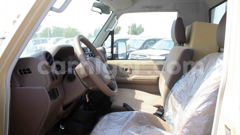 Big with watermark toyota land cruiser agadez import dubai 5841