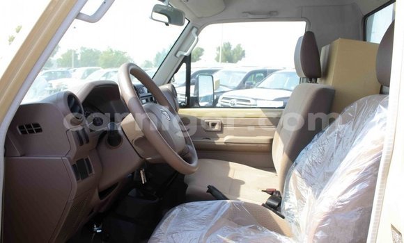 اشتري Imported Toyota Land Cruiser Beige شاحنة في Import - Dubai في أغاديز اشتري Imported Toyota Land Cruiser Beige شاحنة في Import - Dubai في أغاديز