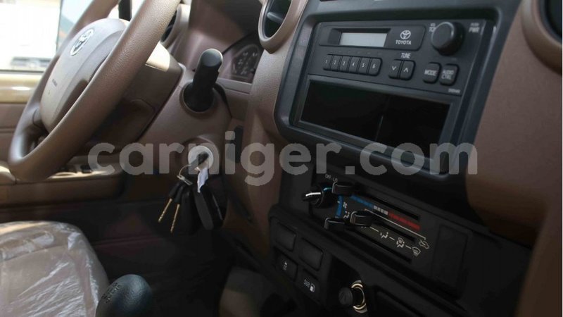 Big with watermark toyota land cruiser agadez import dubai 5841