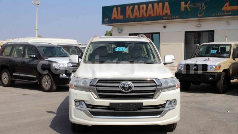 Big with watermark toyota land cruiser agadez import dubai 5842